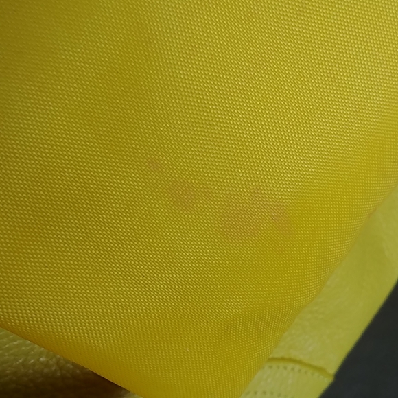 ⭐️Host Pick⭐️DANIER, Vintage Leather yellow bag - Picture 6 of 16